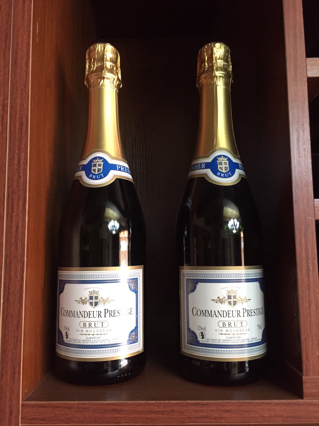 马车酒庄在新年到来之际。凡是到酒庄购酒的，都有优惠和礼品相送。酒庄主要法国进口的