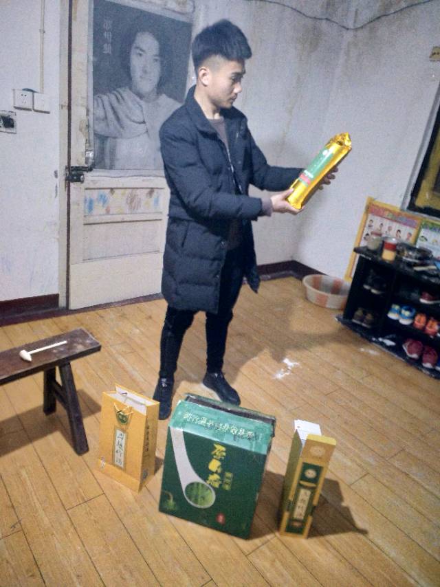 【雅泉竹酒】世界上唯一的会“呼吸”的活性鲜竹酒。
长在竹子里面的酒，【雅泉】中国竹筒酒最大的品牌
