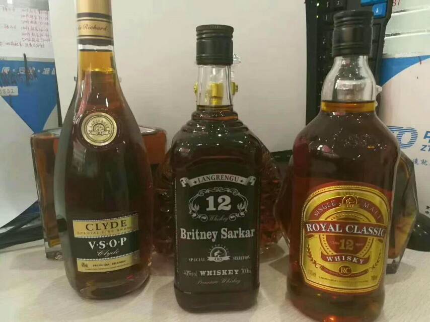 狼人谷酒业招商，寻求合作伙伴！
财富热线：15143130500微信同步