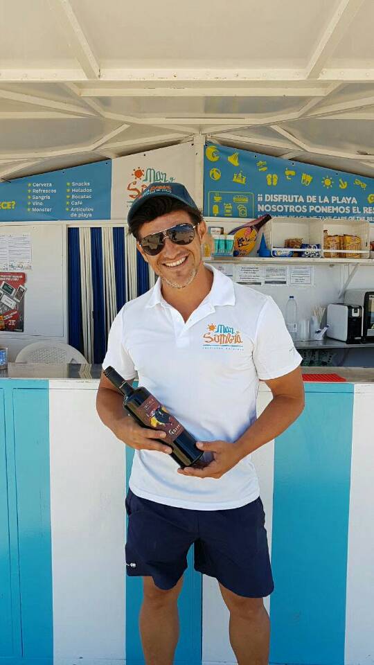 西班牙原装进口红酒，口感纯正，价格美丽
需要的速度联系18615080509