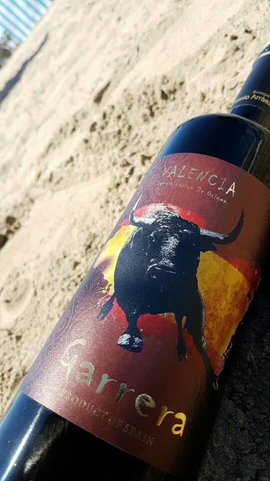 西班牙原装进口红酒，口感纯正，价格美丽
需要的速度联系18615080509