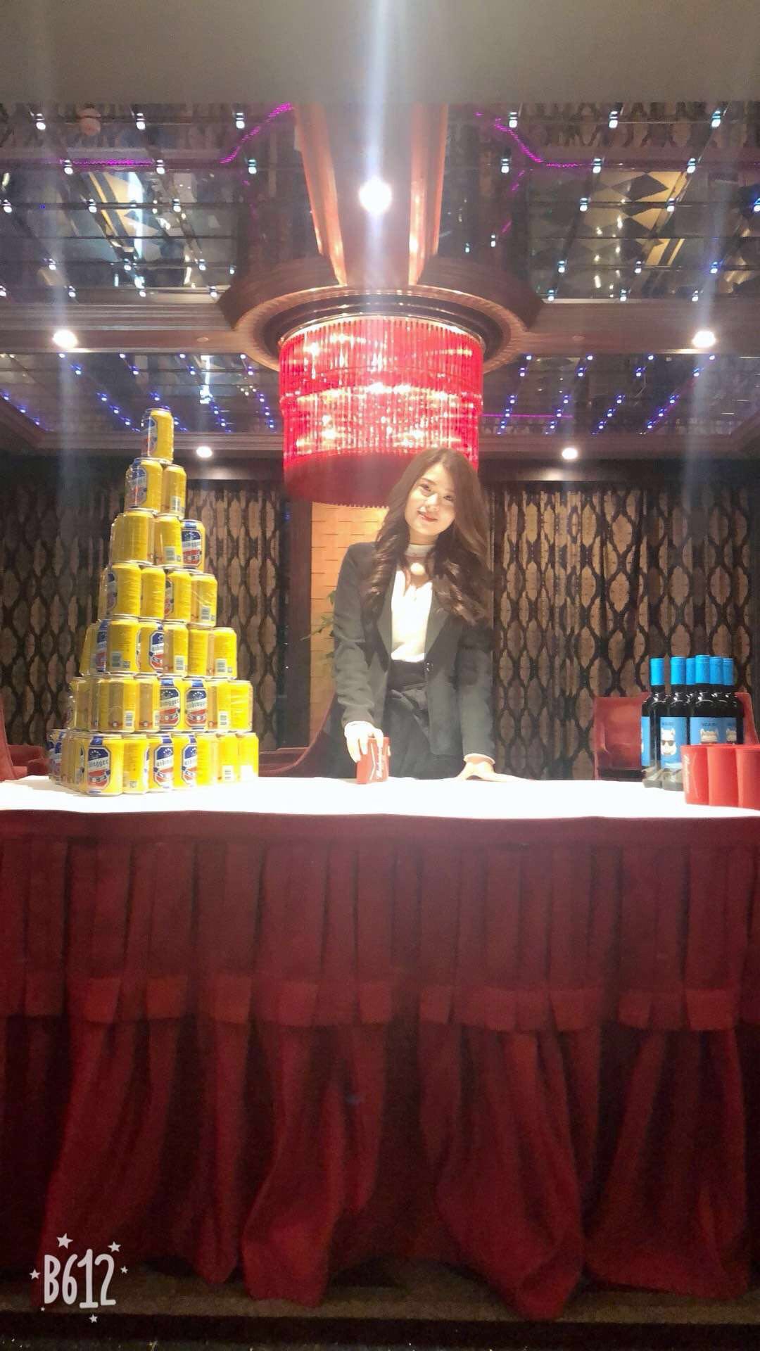 美女帅哥 美美的 帅帅的??