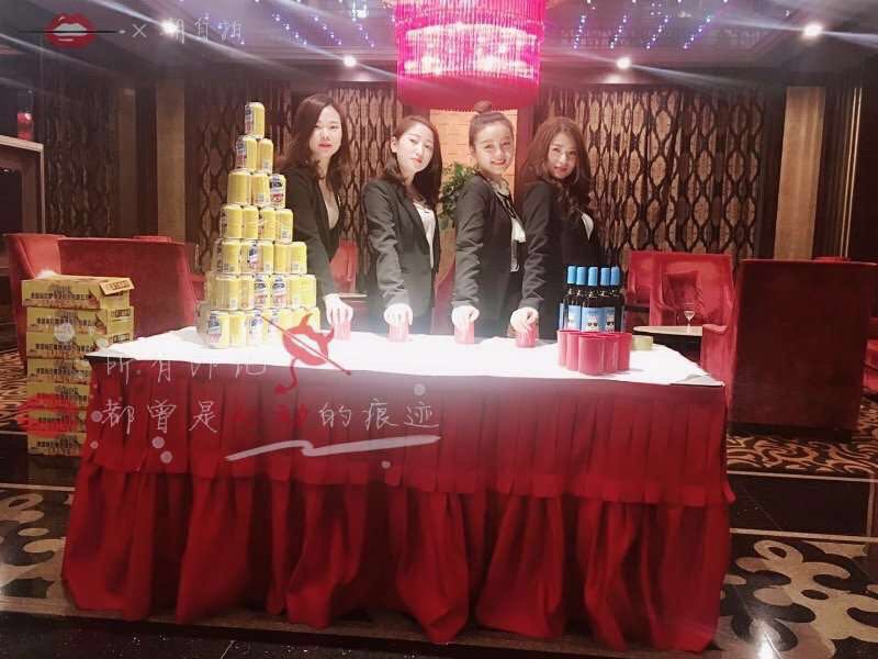 美女帅哥 美美的 帅帅的??