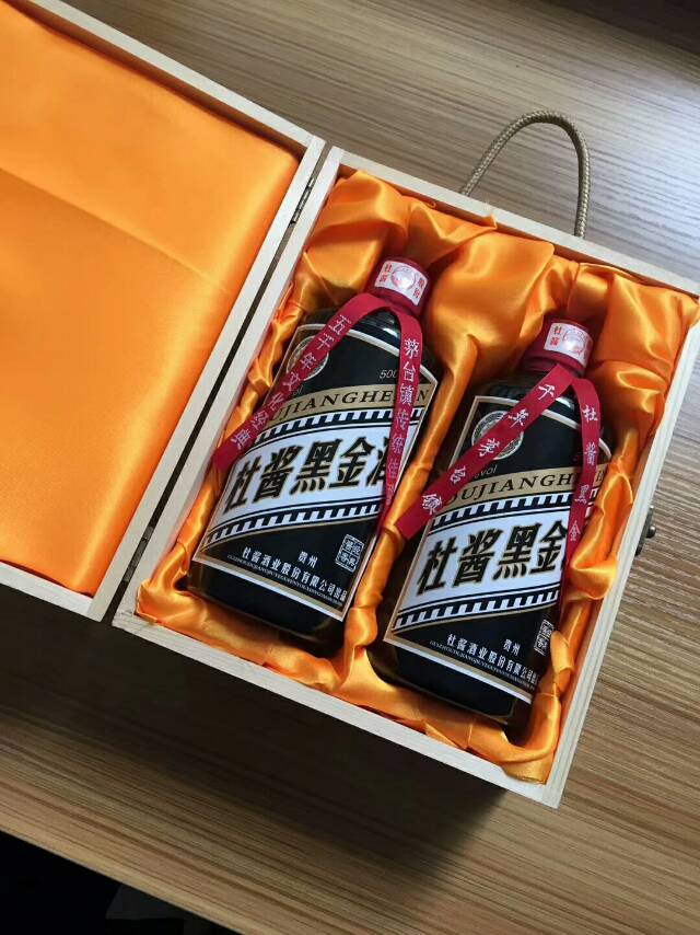 贵州杜酱酒业全国招商，我们提供裸价供货，一件也是出厂价，喜欢加微信  13116