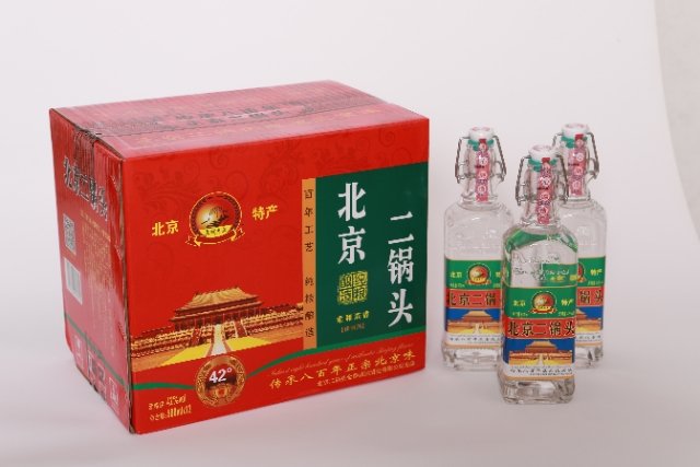《北京二鍋頭  出口小方瓶》 誠 招 代 理 商                