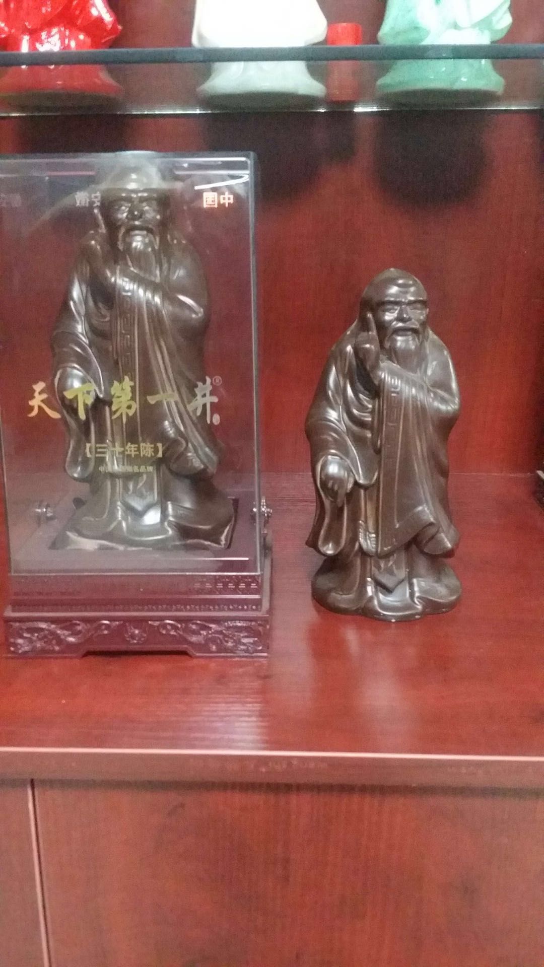 華夏第一井酒廠誠招代理：18956891856