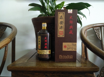 貴氿品（銀豬）醬香型53%500mL/瓶
貴氿品（私窯）醬香型53%500mL/