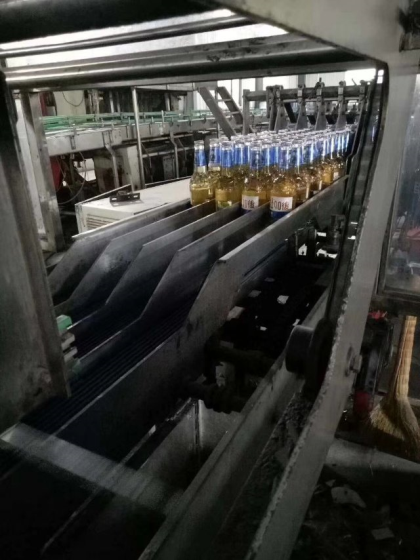 8090后啤酒生产线大量出货中
