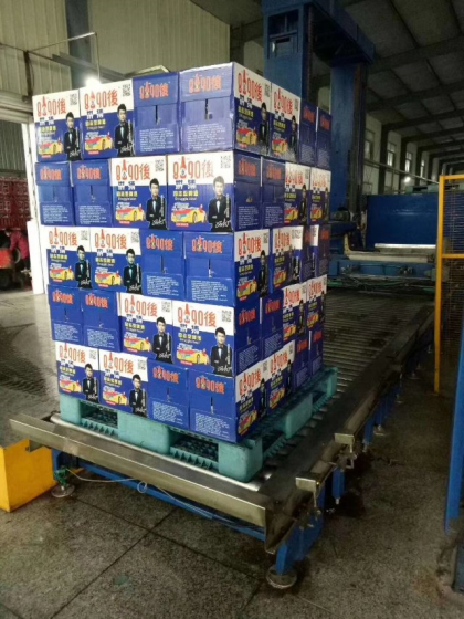 8090后啤酒生产线大量出货中