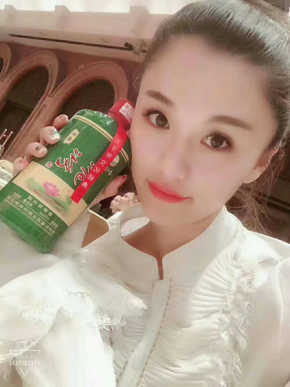 柔和醬香 “荷花酒”
聯(lián)系電話:18508526261