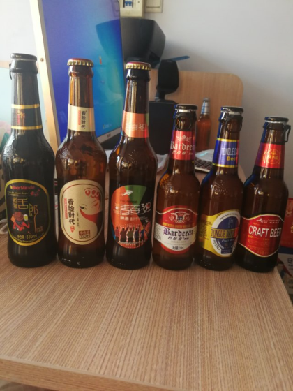 看臉的時代，就喝看臉時代啤酒！與時俱進，共創(chuàng)輝煌！招商熱線：15621606966