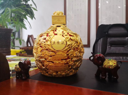 五粮液黄金龙酒