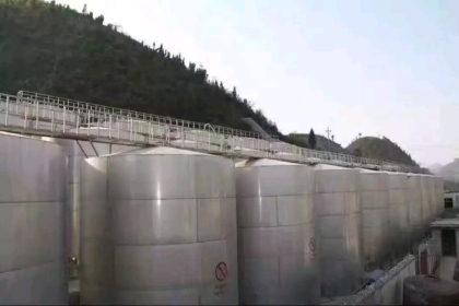 贵州茅台镇英雄渡酒业品牌代理，OEM贴牌加工，封坛，定制，基酒销售，欢迎朋友们少