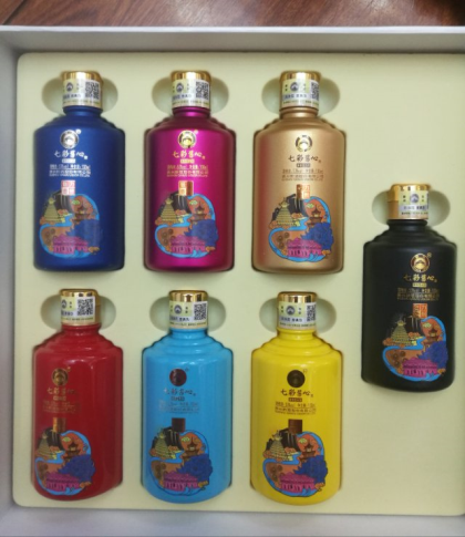 七彩醬心，匠心之作，打造貴州特色文化產(chǎn)品，開(kāi)啟白酒禮品新時(shí)代，招商熱線18212159180