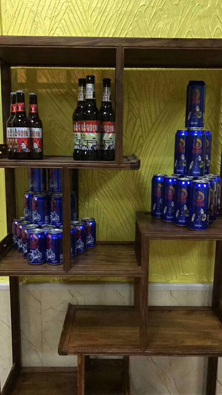 在一起，更青春，
8090後罐装啤酒