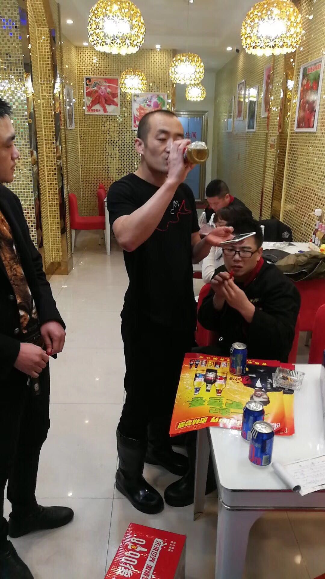 未来世界激情梦想，8090後青春活力型啤酒诚邀您的加入