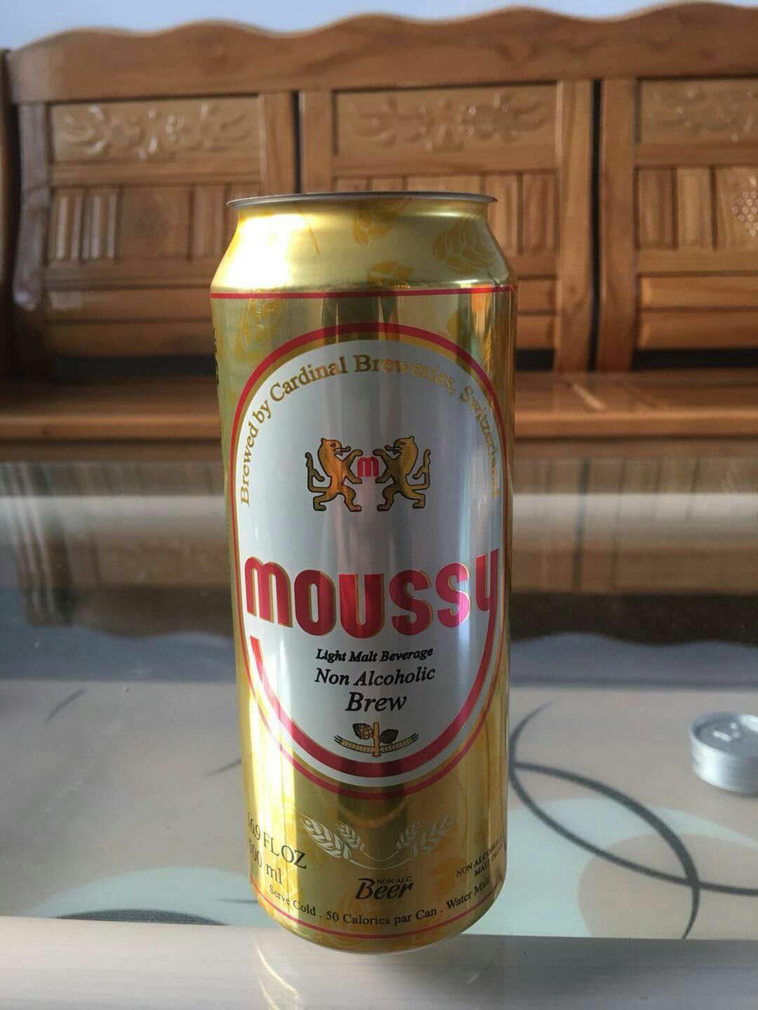 回馈新老客户，部分330毫升罐装产品新日期处理价格10元一件，需要的请电话联系13561408889