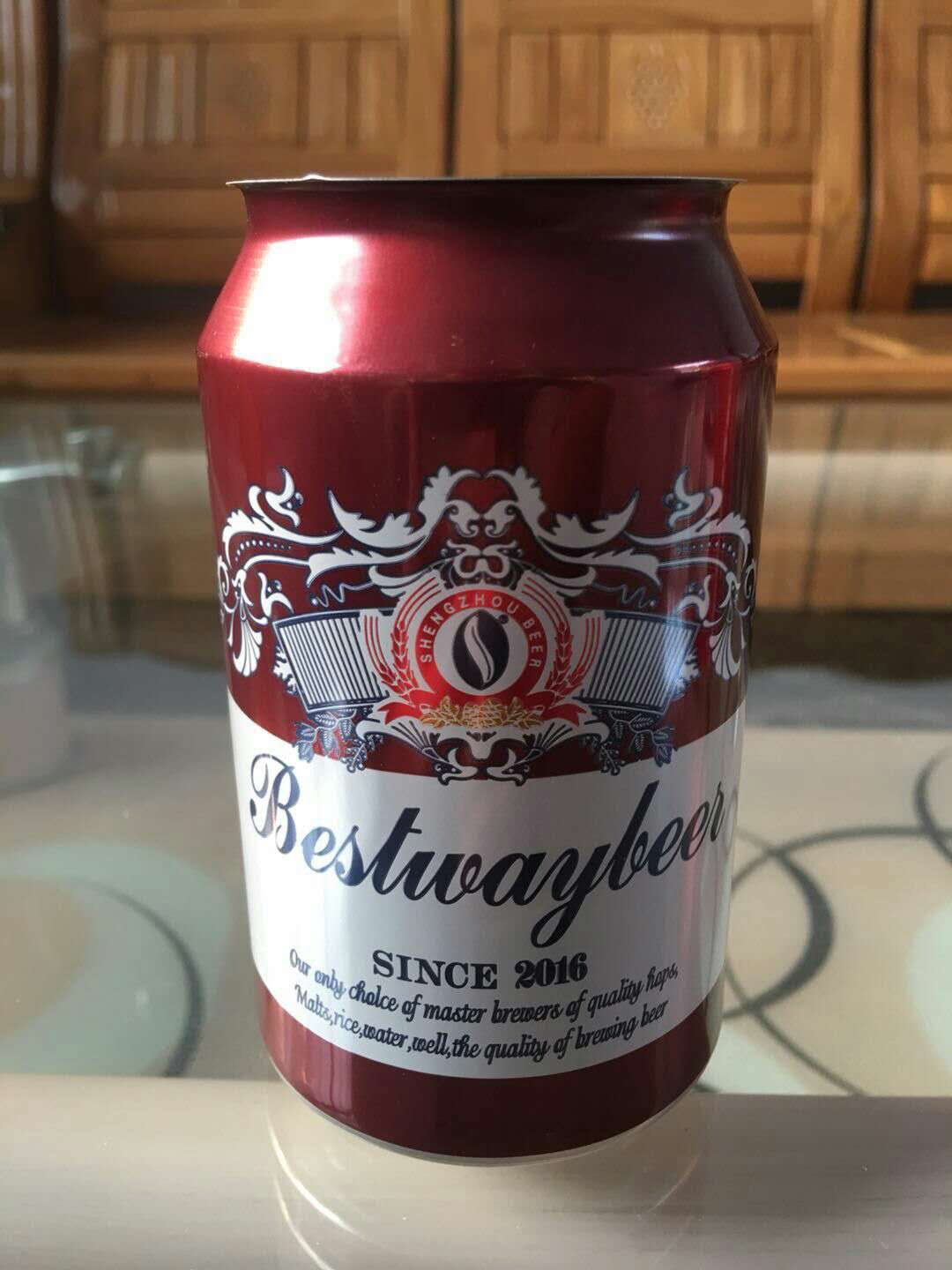 回馈新老客户，部分330毫升罐装产品新日期处理价格10元一件，需要的请电话联系13561408889