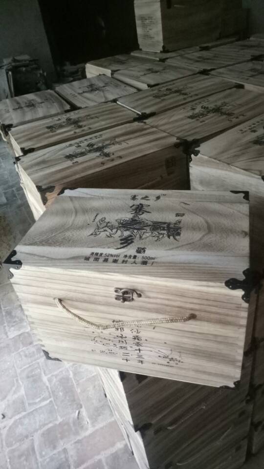 專業(yè)制作各種紅酒白酒包裝木盒有需要聯(lián)系15853056546