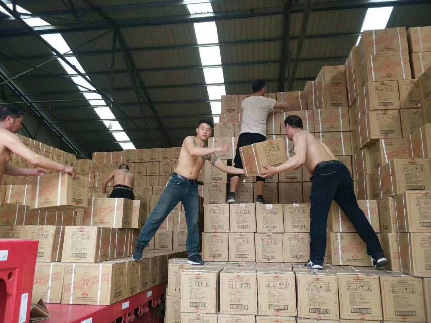 貴州省茅臺鎮(zhèn)英雄渡酒業(yè)集團(tuán)，招商熱線13765241914