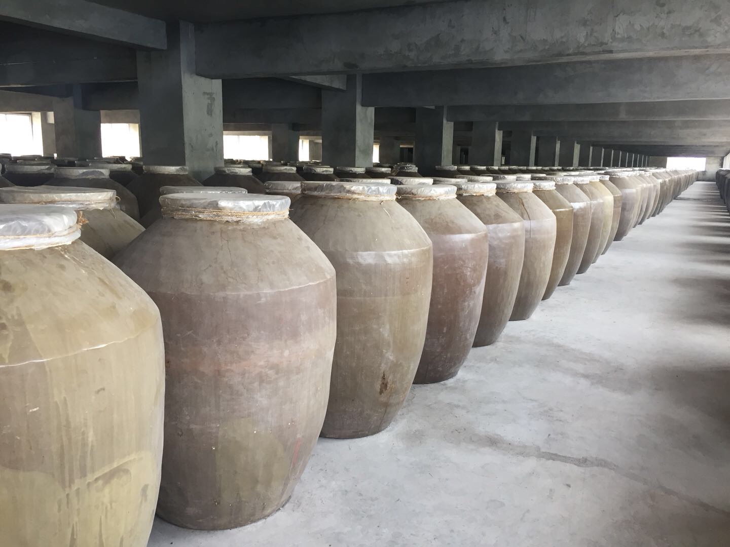 四渡赤水出奇兵。红四渡，为纪念革命先辈之长征精神；红四渡，茅台镇白酒之酱香典范。