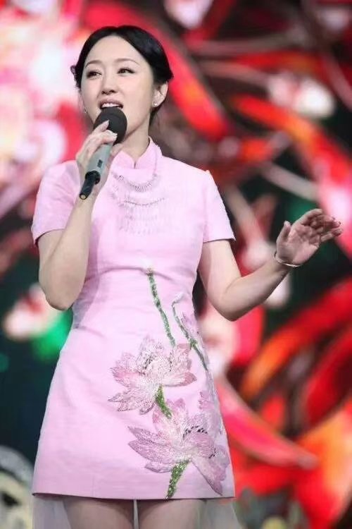 古井988全国巡演首场9月8号徐州站，杨钰莹亲临现场，一首轻轻告诉你古井988怎