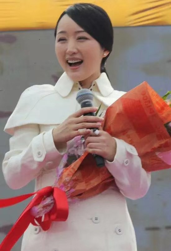 古井988全国巡演首场9月8号徐州站，杨钰莹亲临现场，一首轻轻告诉你古井988怎