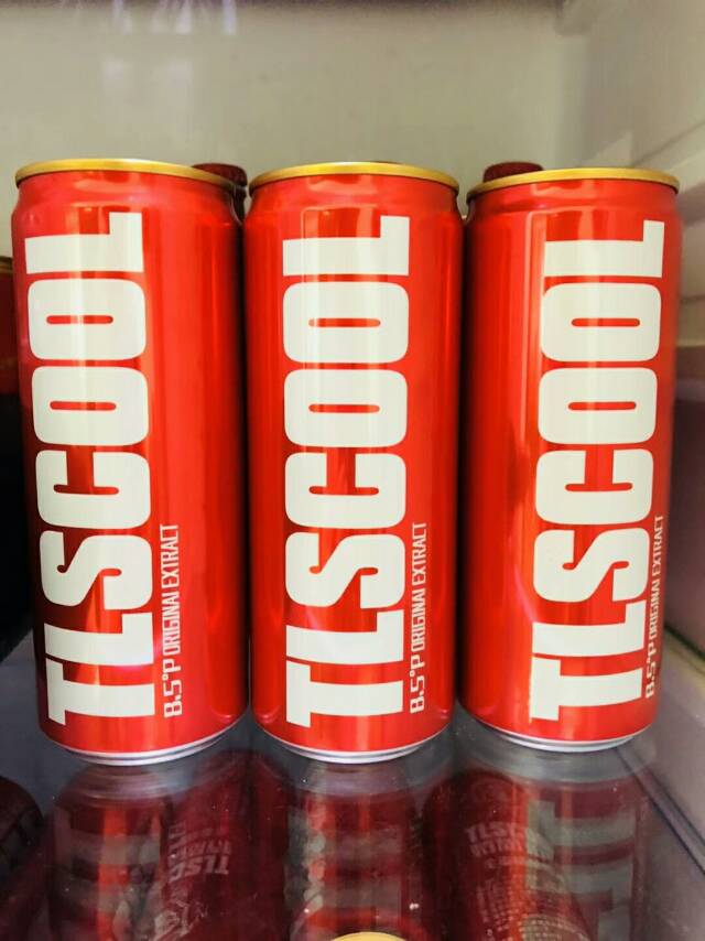 特思拉酷全麦精酿，320红色纤体罐，8.5度麦芽，3度酒精，包装大气简单干净。匠