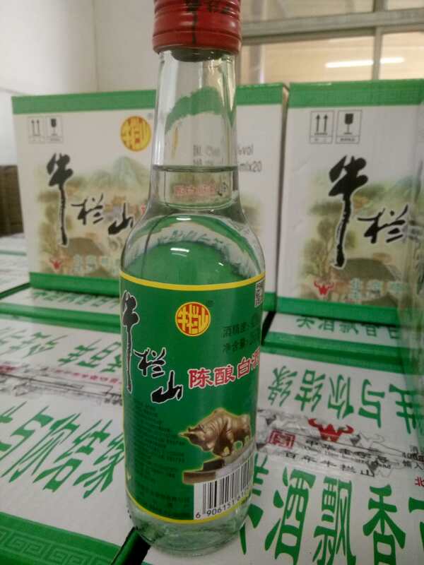     牛栏山42度陈酿瓶颈激光码！口感质量绝对没问题！牛栏山42度陈酿100箱