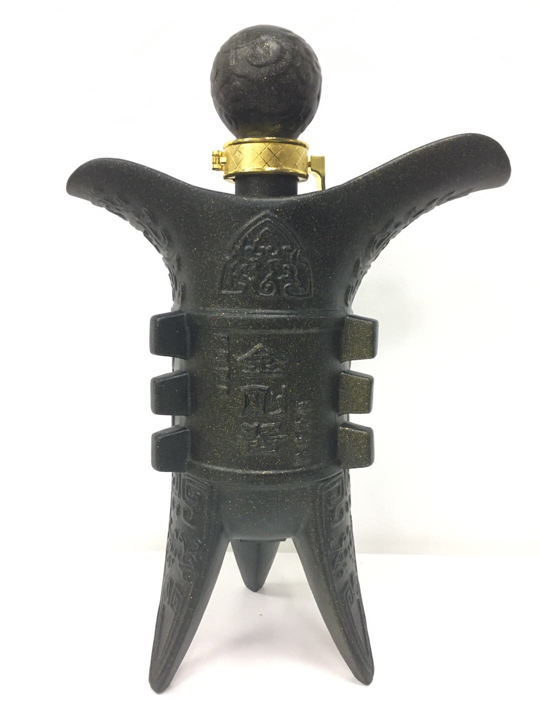 刚刚出来的新品，喜欢的老板直接电话联系，20年酿造茅台酱香型白酒，景德镇陶瓷制作