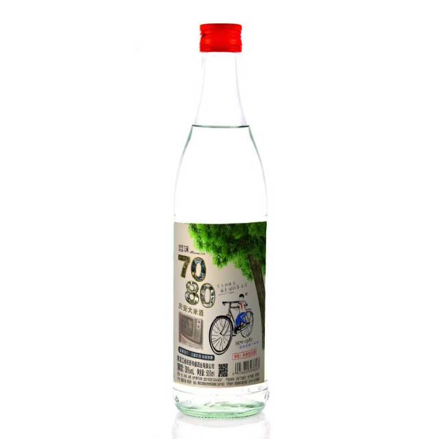 品味7080，回味青春歲月！回味7080高粱酒，固態(tài)發(fā)酵，口感柔和，賣點明確，誠