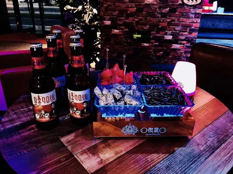8090后啤酒，無奮斗不青春，致我們努力的每一個人? 
