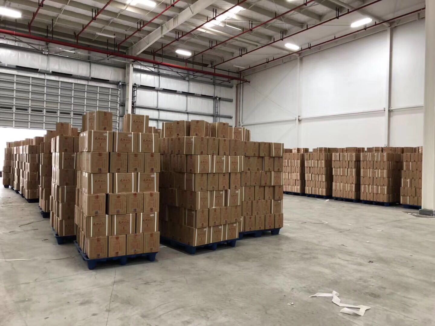 出天朝上品貴人酒500件，價格美麗，現(xiàn)貨秒發(fā)，
15120239572馬上拿單號