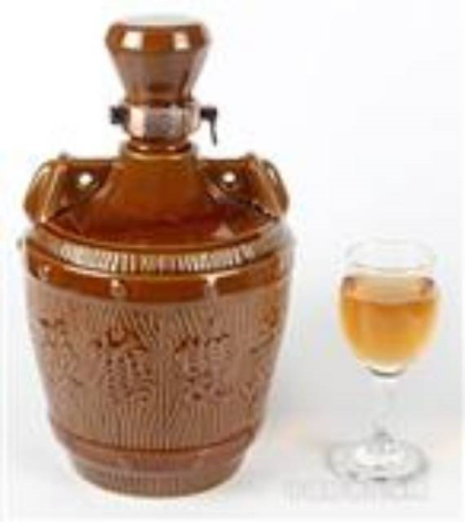 黎陽(yáng)倉(cāng)黃酒源于雙黃米酒，“雙黃米酒”始釀?dòng)谇宄特S年間，距今已有二百余年的歷史。